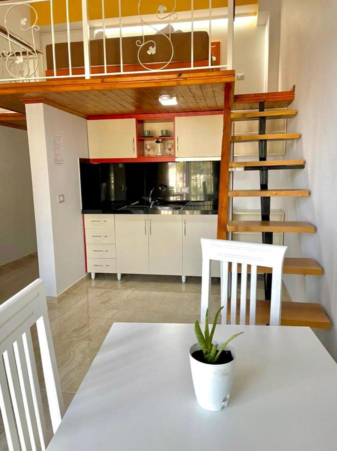 Crown Deluxe Apartments Sarande Luaran gambar