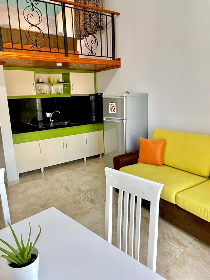 Crown Deluxe Apartments Sarande Luaran gambar