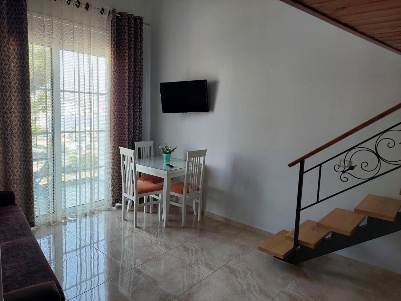 Crown Deluxe Apartments Sarande Luaran gambar