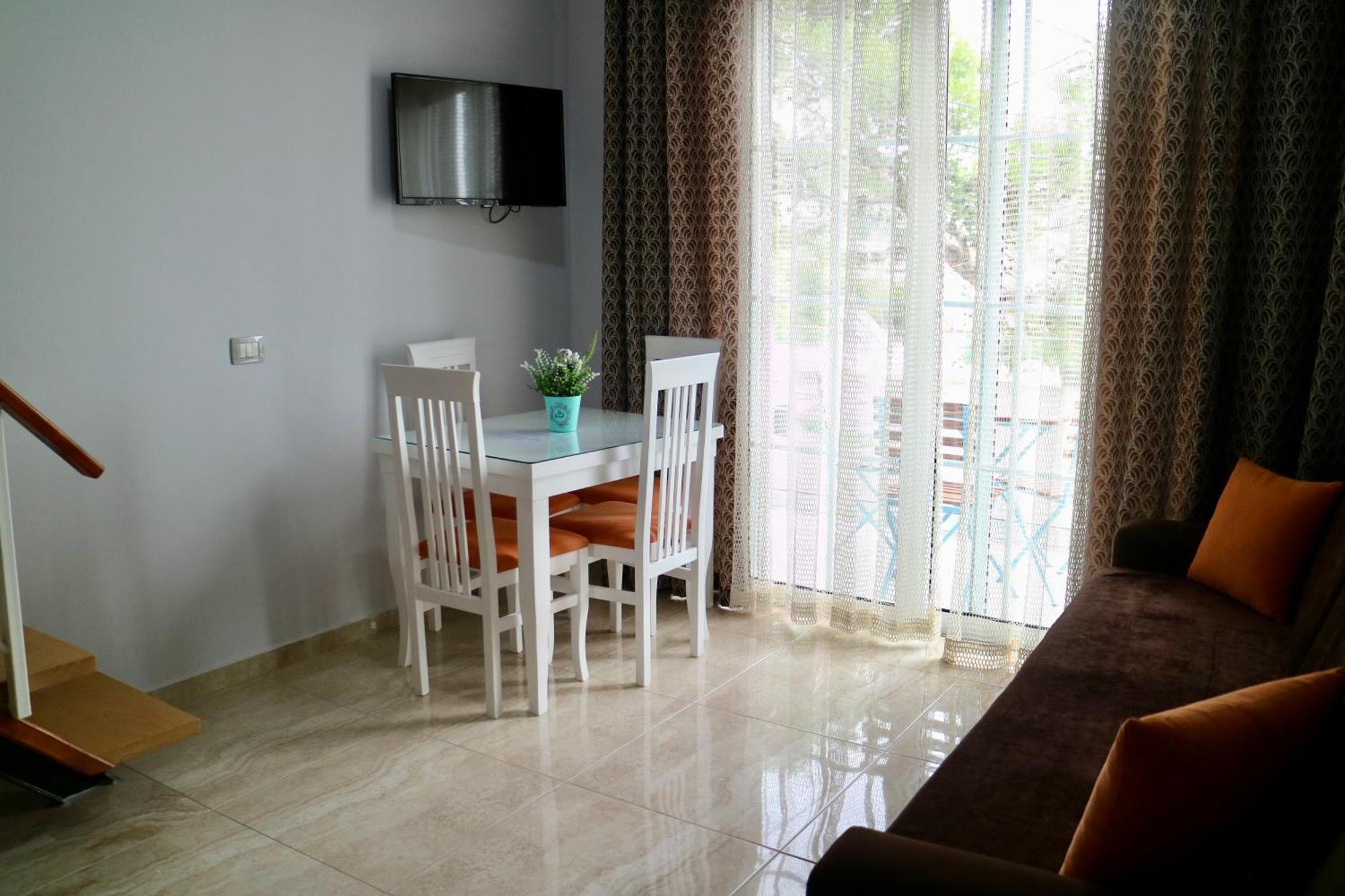 Crown Deluxe Apartments Sarande Luaran gambar