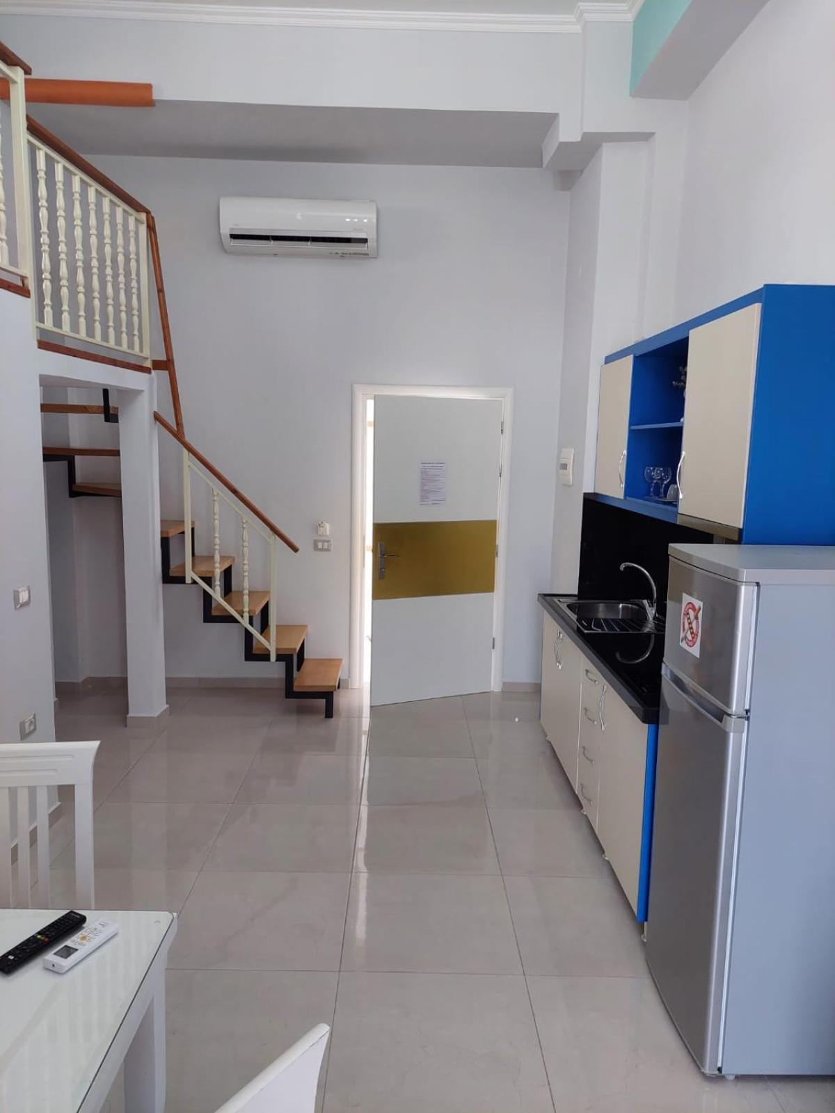 Crown Deluxe Apartments Sarande Bilik gambar