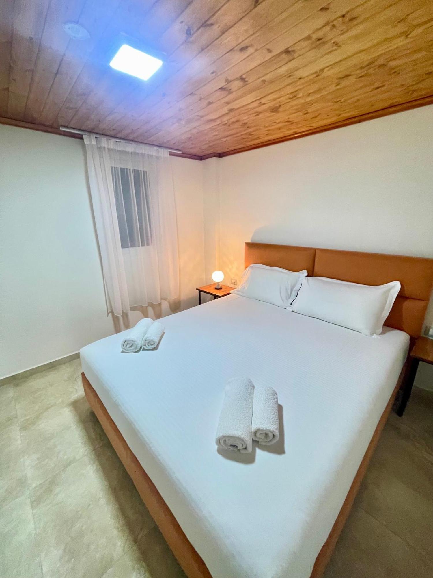 Crown Deluxe Apartments Sarande Luaran gambar