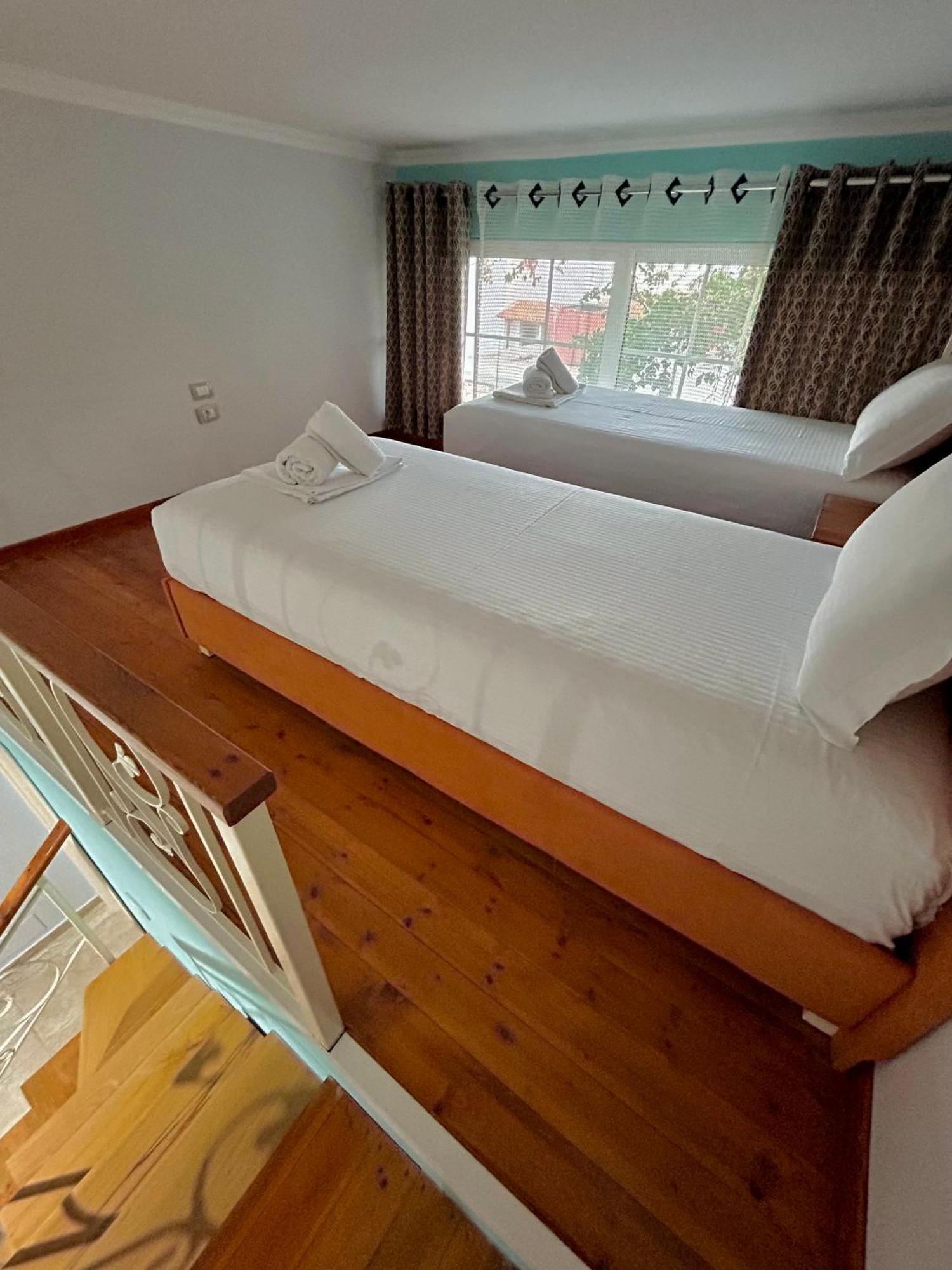 Crown Deluxe Apartments Sarande Luaran gambar