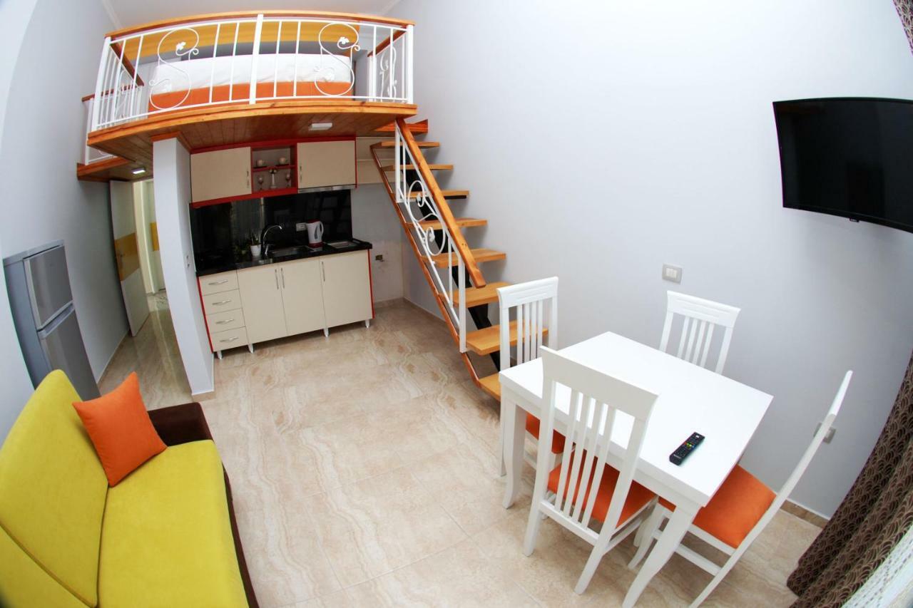 Crown Deluxe Apartments Sarande Luaran gambar